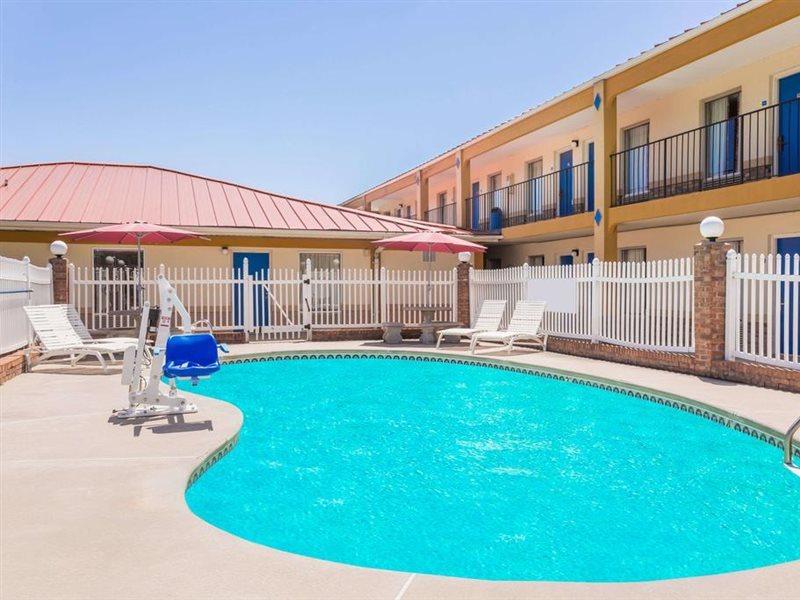 Days Inn By Wyndham Augusta Wheeler Road Экстерьер фото