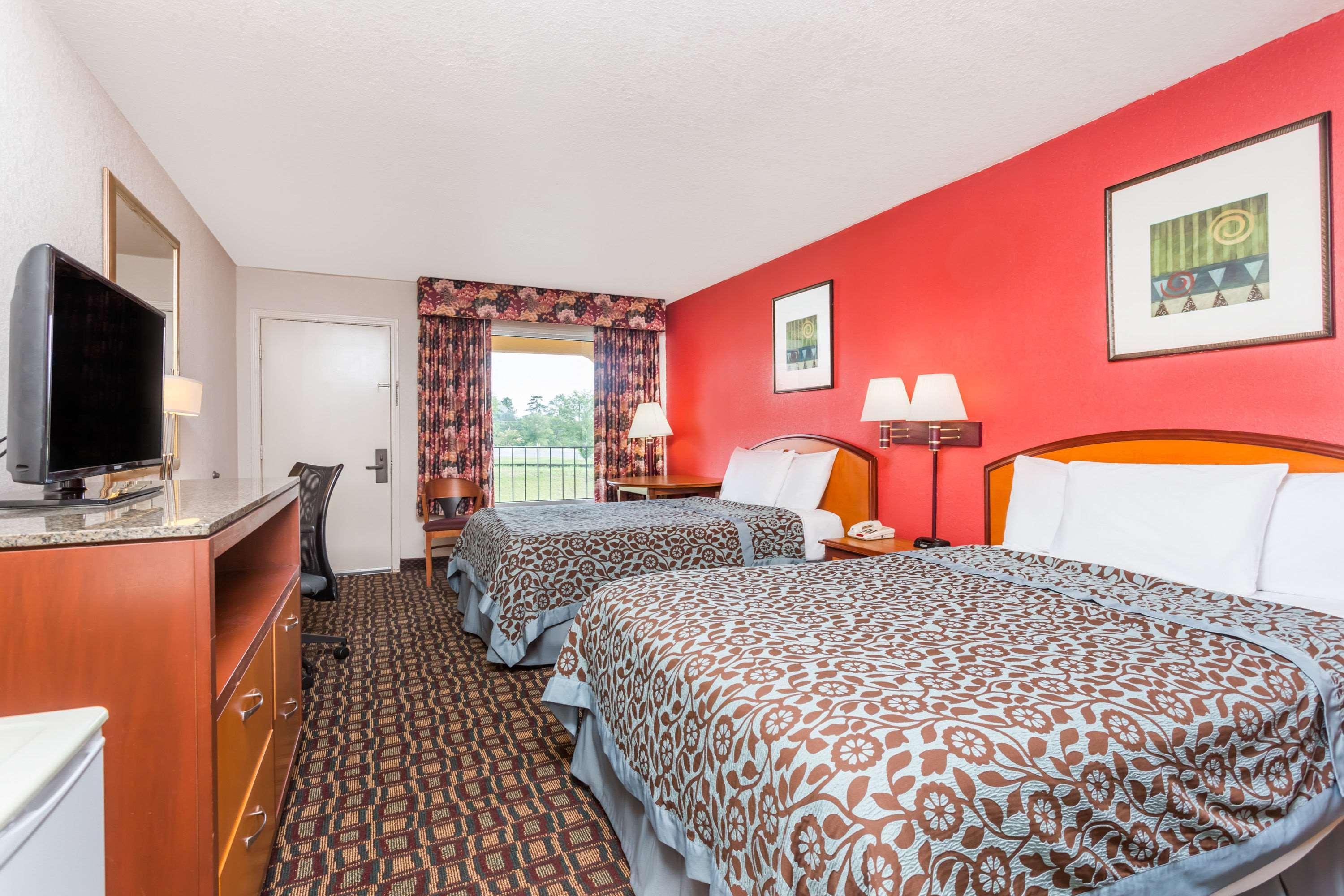 Days Inn By Wyndham Augusta Wheeler Road Экстерьер фото