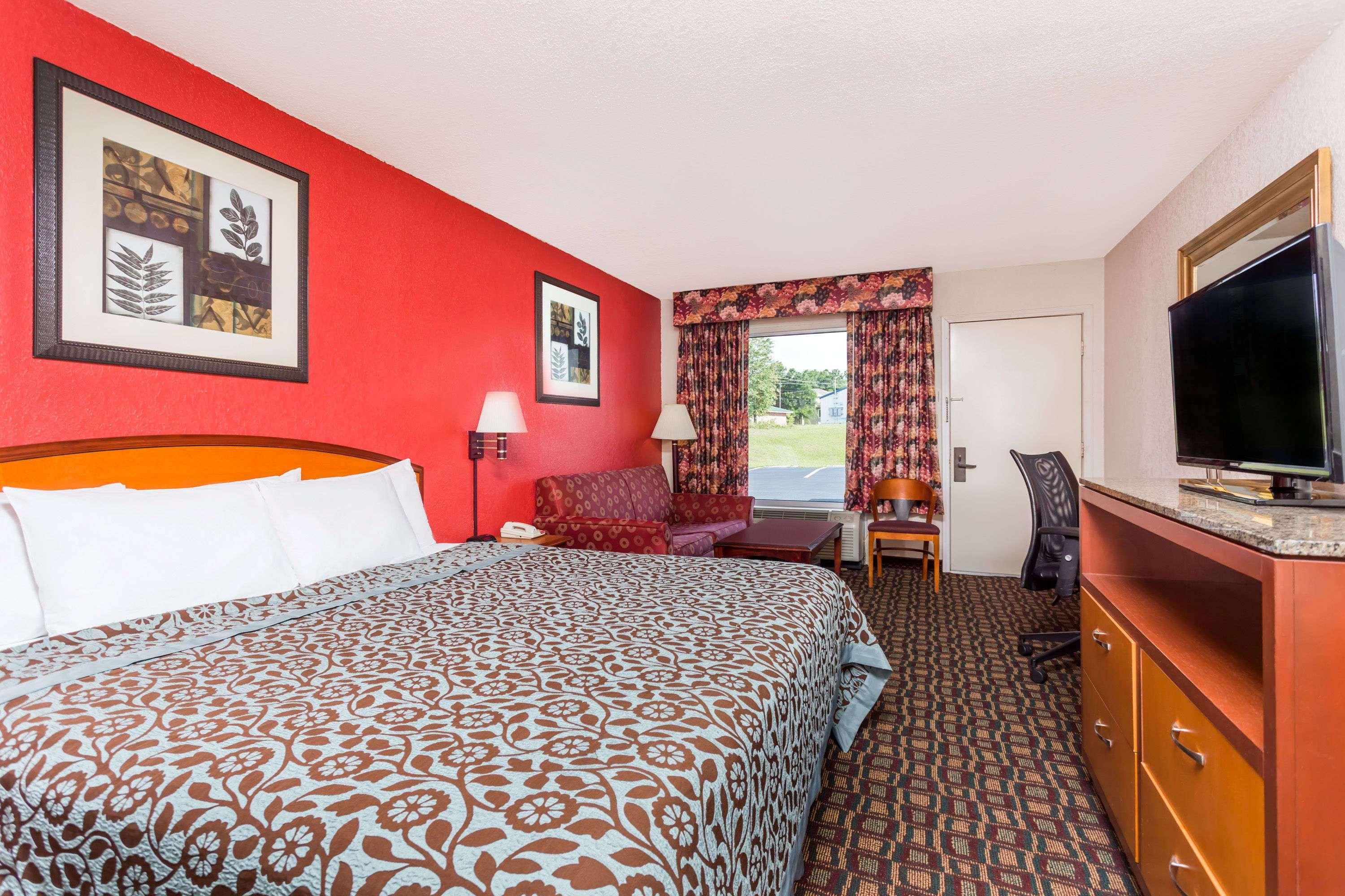 Days Inn By Wyndham Augusta Wheeler Road Экстерьер фото