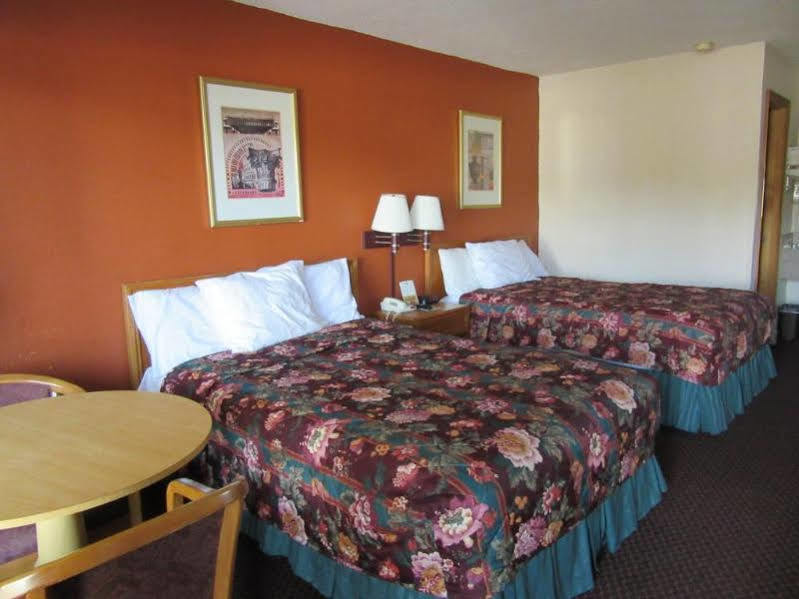 Days Inn By Wyndham Augusta Wheeler Road Экстерьер фото