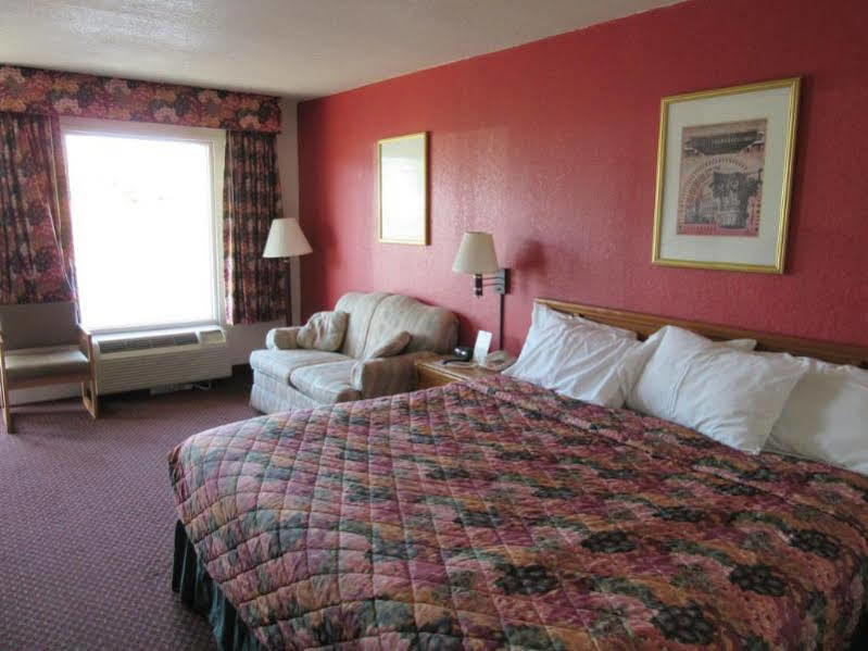 Days Inn By Wyndham Augusta Wheeler Road Экстерьер фото